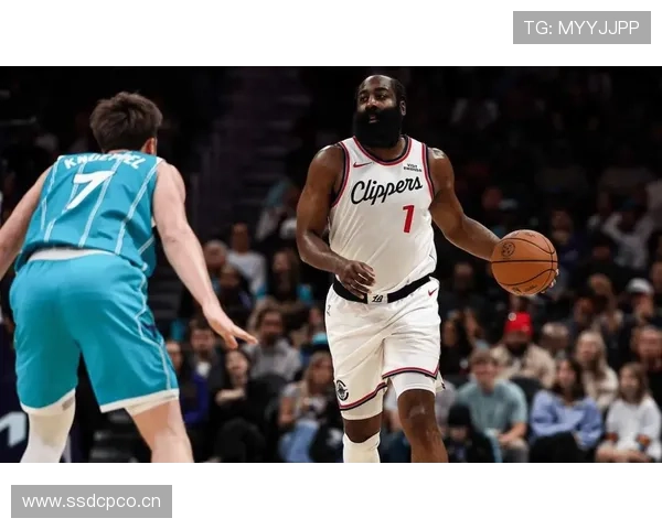 哈登梦回巅峰半场狂砍26分三分球6中5展现绝佳状态